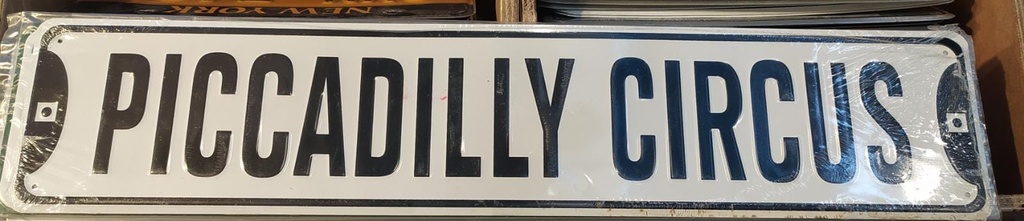 PICCADILLY CIRCUS