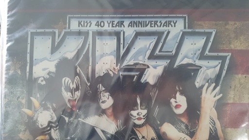 [952000221225] Kiss